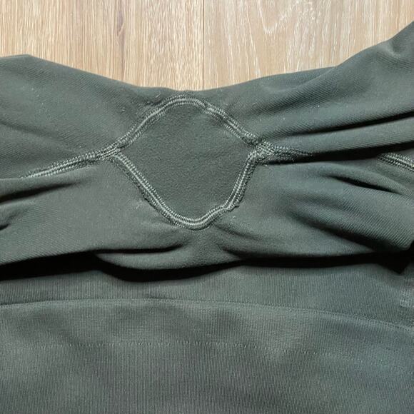 Lululemon Zone In Crop Athletic Compression Legging - Picture 15 of 16